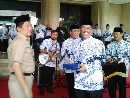 Pencarian PGRI Mamuju - Persatuan Guru Republik Indonesia Cabang Mamuju